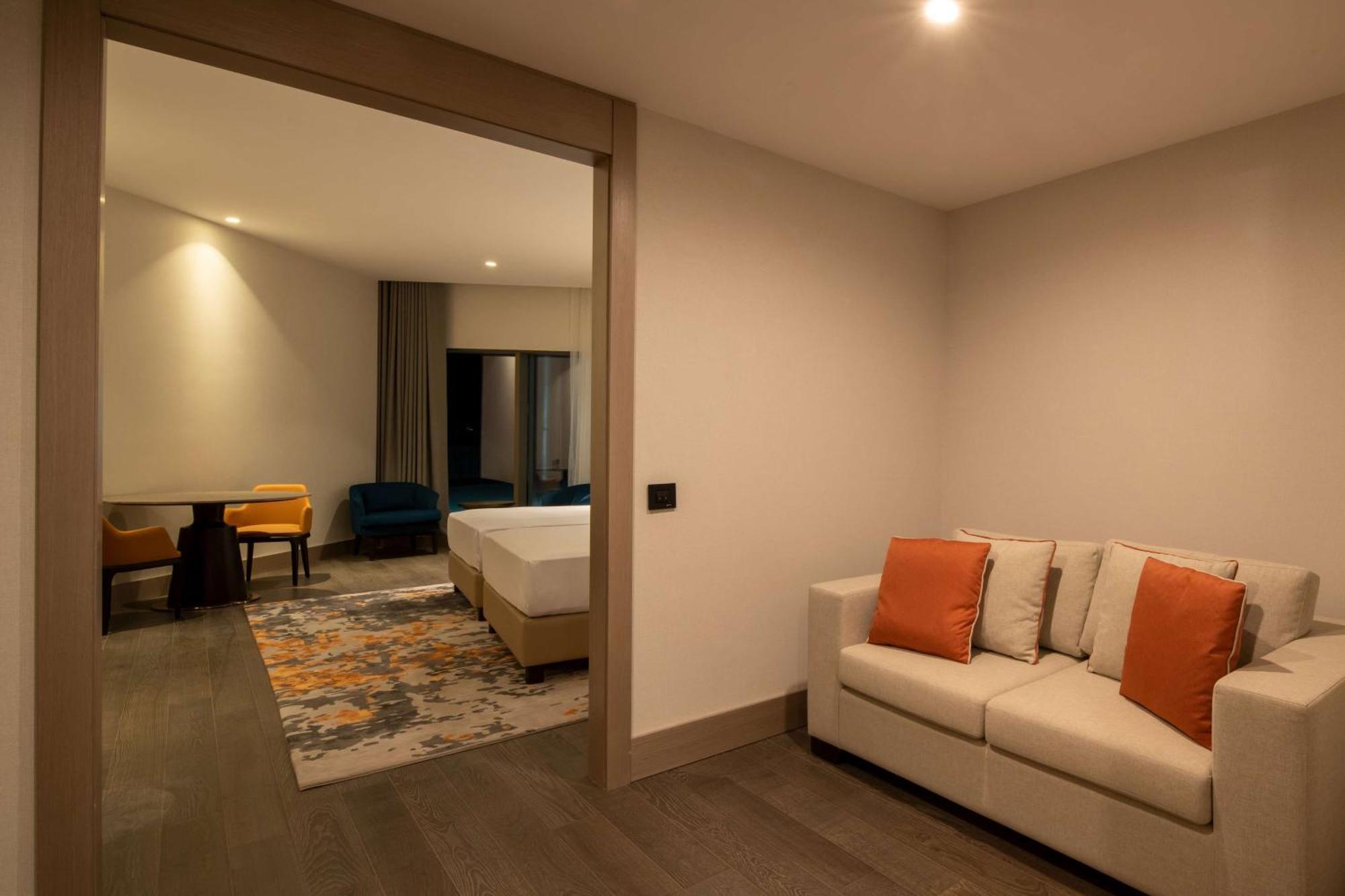 Hilton Mall Of Istanbul Luaran gambar A suite at the hotel